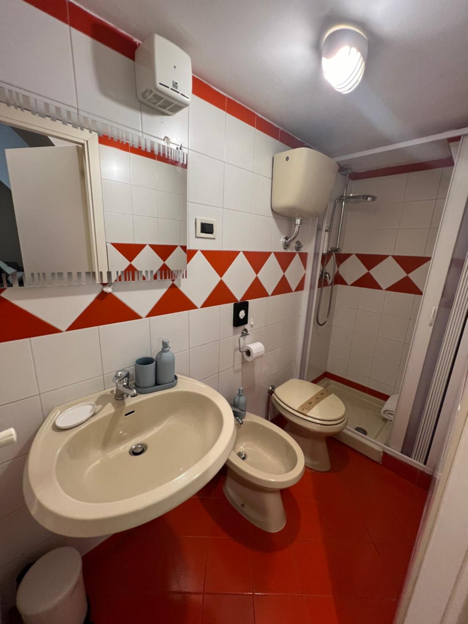 Planny Guest House - Castro Pretorio By Ghor Rome Bagian luar foto